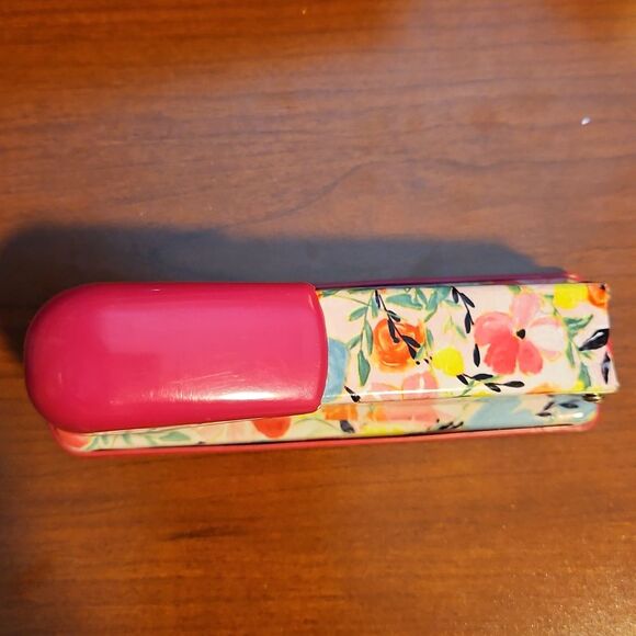 Fiddlestix Paperie, Spring Flower Desk Stapler, 5 inches - Picture 4 of 6